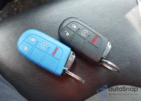 2019 Jeep Compass Altitude 4X4 z USA, uszkodzony, nr VIN 3C4NJDBB4KT750354